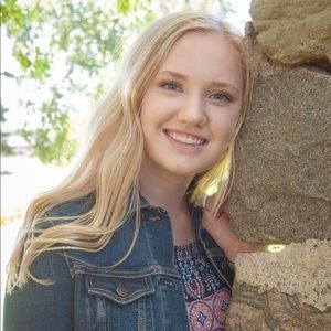 Meet your Posher, Olivia